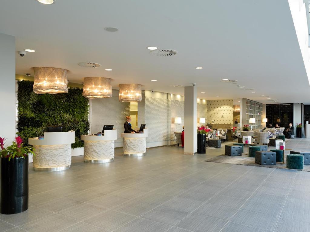 Radisson Blu Hotel East Midlands Airport Castle Donington Exterior foto